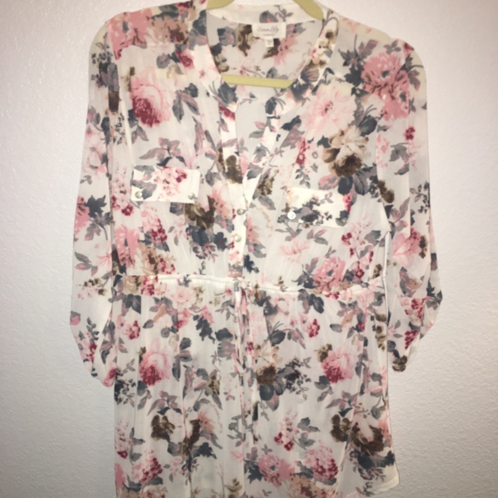 {SOLD} Floral Maternity Blouse - Picture 1 of 4
